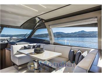 Ferretti yachts 550