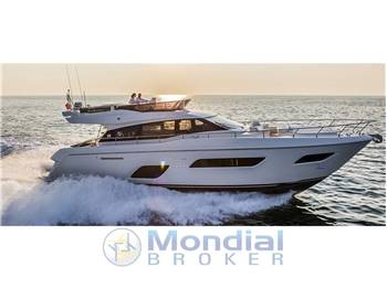 Ferretti yachts 550