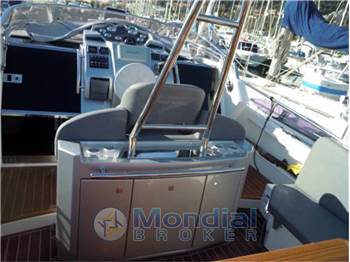 Need yacht 33 cabin