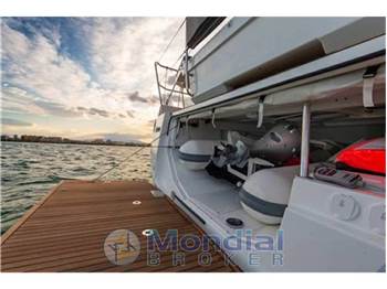 Jeanneau yacht J60