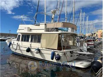 Mainship 400 trawler