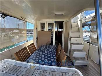 Mainship 400 trawler