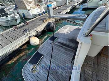Mainship 400 trawler