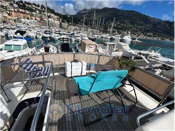 Mainship 400 trawler