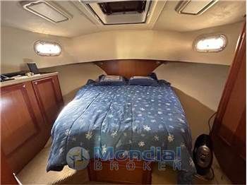 Mainship 400 trawler