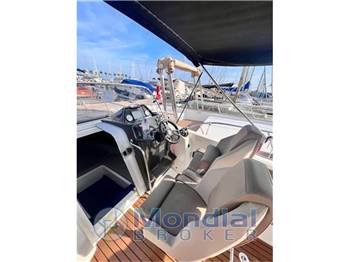 Quicksilver Activ 755 sundeck