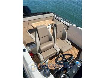 Quicksilver Activ 755 sundeck