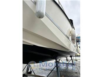 Quicksilver Activ 755 sundeck