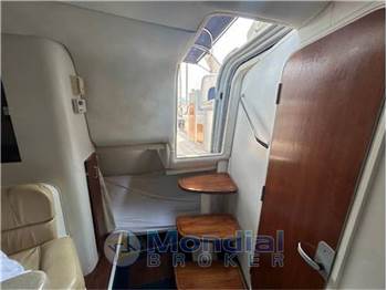 Chris craft 308 express cruiser
