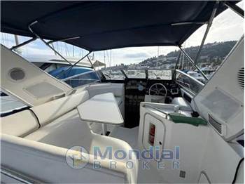 Bayliner Avanti 3055