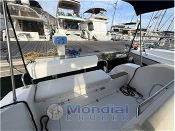 Bayliner Avanti 3055