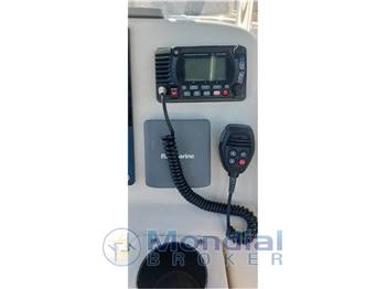Pursuit 2670 center console