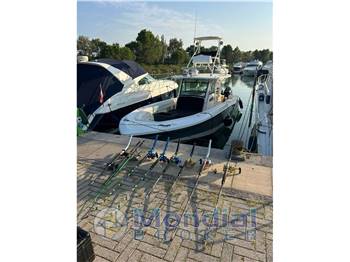 BOSTON WHALER 370 outrage