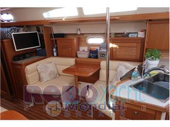 Catalina Yachts Catalina 375