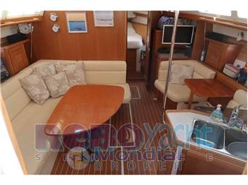 Catalina Yachts Catalina 375