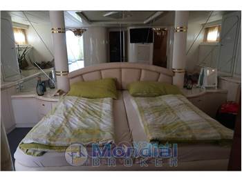 Elegance 70 Flybridge