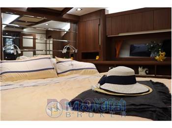 Galeon 560 SKY