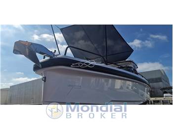 Axopar 37 T-Top Brabus