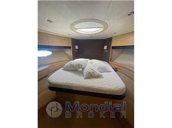 Princess Yachts V62