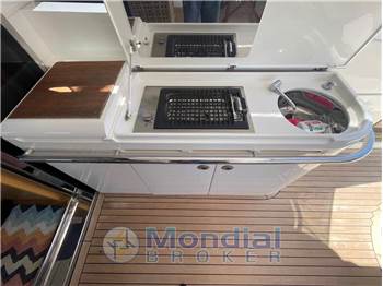 Princess Yachts V62