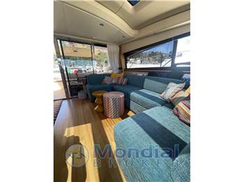 Princess Yachts V62