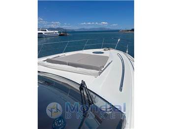Princess Yachts V62