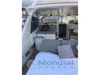 Magnum Marine 38 Sport Fisherman