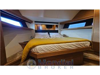 Sundeck Yachts 550