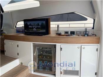 Sunseeker Predator 75