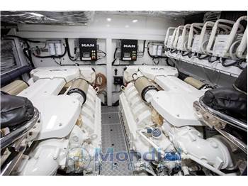 Princess Yachts F70