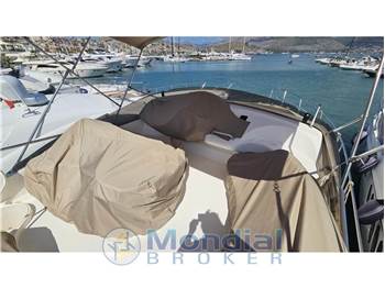 Azimut 46