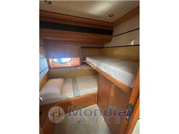 Pershing 76