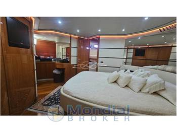 Pershing 62