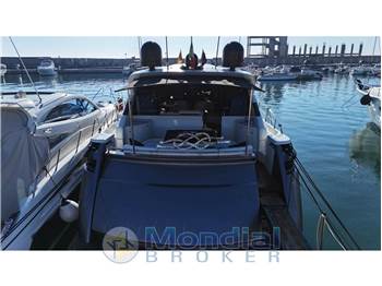 Pershing 62