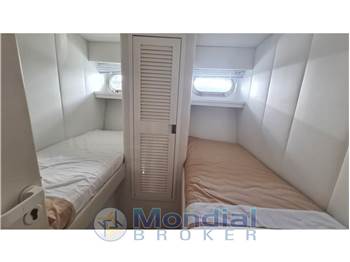 Magnum Marine 53