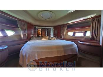 Azimut 62