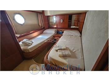 Azimut 62