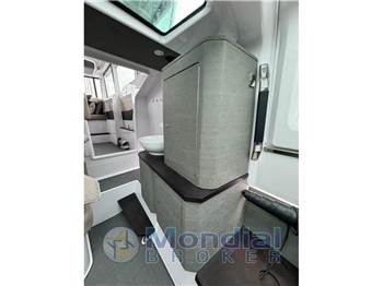 Axopar 37 XC Cross Cabin