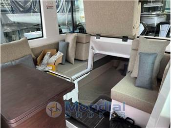 Axopar 37 XC Cross Cabin