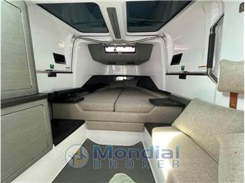 Axopar 37 XC Cross Cabin