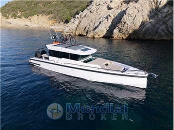 Axopar 37 XC Cross Cabin