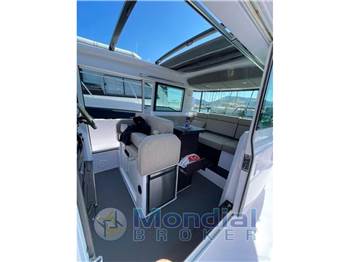 Axopar 37 XC Cross Cabin