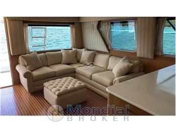 Hatteras 65