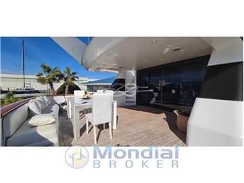 Cantieri di Pisa Akhir 110 LE CHARTER