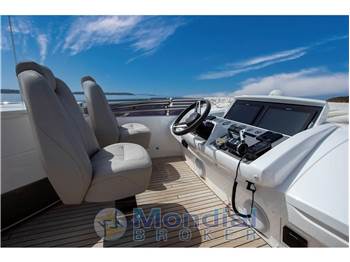 Princess Yachts F70