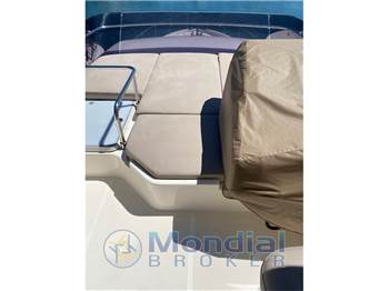 Ferretti Yachts 560