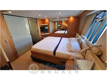 Pershing 80