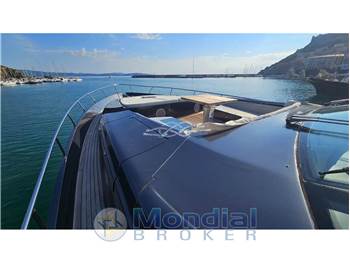 Pershing 80