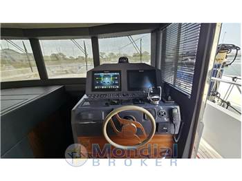 Sundeck Yachts 550