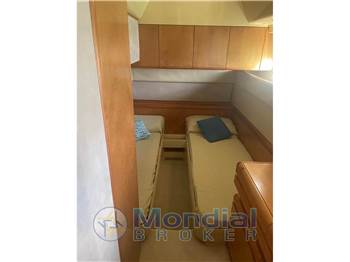 Ferretti 54